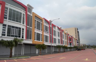 Seremban, Malezya - 25 Ocak 2017: 2 katlı teras mağazası Seremban, Malezya 'da hazır. Çağdaş modern tasarım bu perade için geçerlidir. 