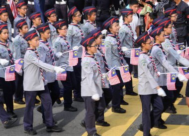 SEREMBAN, MALAYSIA -31 AĞUSTOS 2016: Malezya, Malezya 'da düzenlenen ulusal gün kutlamaları sırasında gençlik gözcüsü yürüyüş yapıyordu. 