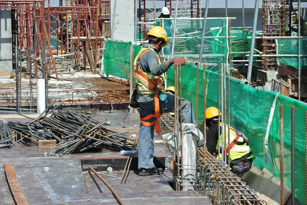 Malacca Malaysia Σεπτεμβριου 2016 Εργάτες Κατασκευών Κατασκευάζουν Ράβδους Οπλισμού Δαπέδων — Φωτογραφία Αρχείου