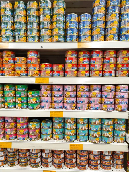 Selangor Malaysia June 2021 Selected Focused Tuna Fish Fillet Cans — Stock Photo, Image