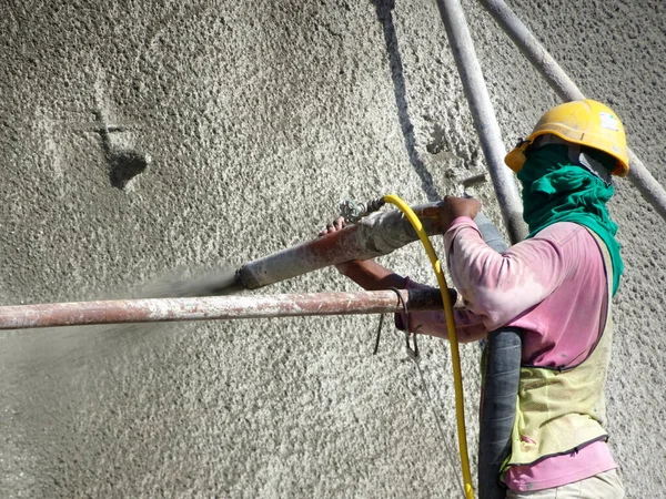 Selangor Malaysia March Construction Workers Spraying Liquid Concrete Slope Surface — Stock Fotó