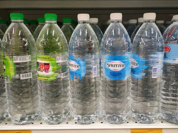 Kuala Lumpur Malaysia April 2022 Mineral Water Packaged Plastic Bottles — стоковое фото