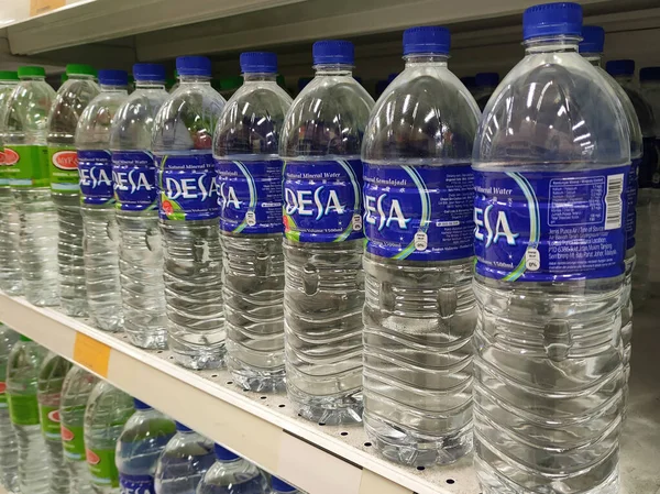 Kuala Lumpur Malaysia April 2022 Mineral Water Packaged Plastic Bottles — стоковое фото