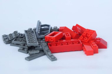 Seremban, Malezya - Eylül 18, 2016: Renkli plastik oyuncak blokları çocuk oyuncakları. Rastgele düzenlenmiş. Çocukların ilgisini çekmek için çeşitli renklerde gelir..