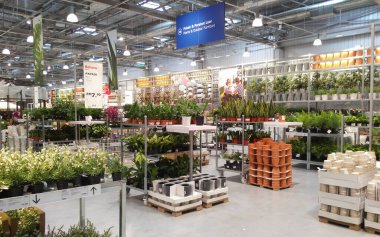 KUALA LUMPUR, MALAYSIA - 25 Eylül 2016: IKEA Kuala Lumpur Mağazasının İçi. IKEA, 1943 yılında İsveç 'te kurulan dünyanın en büyük mobilya perakendecisi.