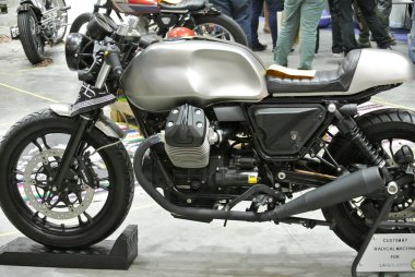 SERDANG, MALAYSIA -29 Mayıs 2016: Açık alanda klasik motosiklet parkının özel ve çeşitli modelleri. Halkın dikkatini çekiyor.. 