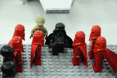 SEREMBAN, MALAYSIA -ECTOBER 9 Ekim 2016: Darth Vader ve Fırtına Birlikleri Ordusu 'nun aksiyon figürleri, Star Wars bayilik filmlerinde rol alıyor. Aksiyon figürleri LEGO tuğlalarından yapıldı.  