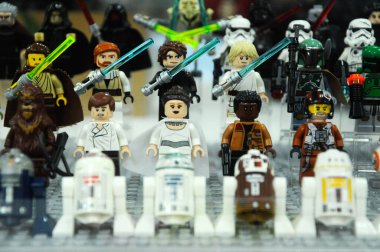 SEREMBAN, MALAYSIA -EKİM 9 Ekim 2016: Yıldız Savaşları Lego tuğlalarından yapılmış Yıldız Savaşları Jedi karakterleri 