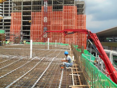 Perak, Malezya-14 Nisan 2016: beton pompalama makine aynı anda büyük miktarlarda Beton-Pompalar mümkün. Zaman kazanmak ve iş betonlama hızlandırmak.