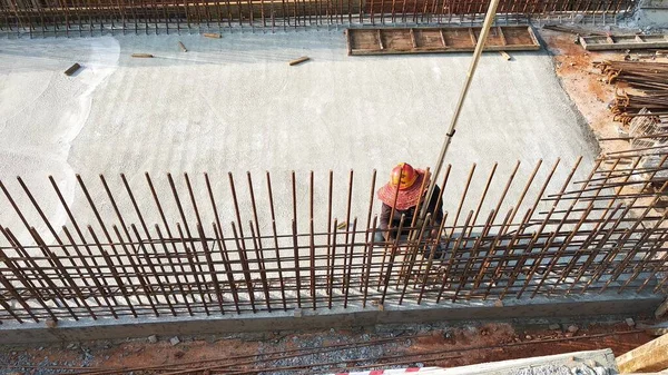 Melaka Malaysia Abril 2022 Trabalhadores Construção Civil Estão Trabalhando Canteiro — Fotografia de Stock