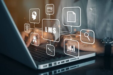 LMS için bilgisayar kullanan bir işadamı - Ders ve çevrimiçi eğitim, kurs, uygulama, eğitim, e-öğrenme, bilgi, her yerde ve her zaman için Yönetim Sistemi web simgesi öğrenme.