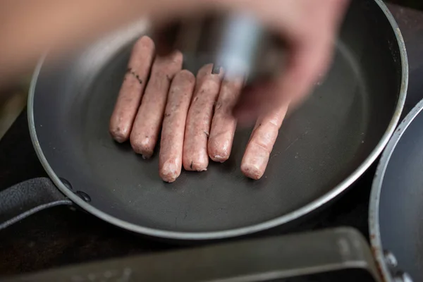 Saucisses Cuisiner Dans Une Casserole Barbecue Extérieur Photo Haute Qualité — Photo