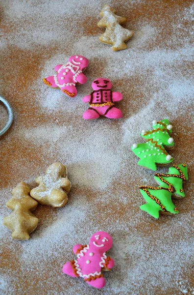 Composição Natal Biscoitos Forma Árvore Natal Homem Gengibre Sinos Estrelas — Fotografia de Stock