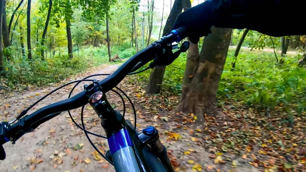 Amatör Ryttare Cykeln Höst Säsongen — Stockfoto