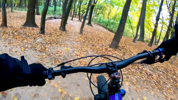 Jeździec Amator Rowerze Sezonie Jesiennym — Zdjęcie stockowe