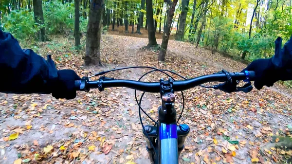 Jeździec Amator Rowerze Sezonie Jesiennym — Zdjęcie stockowe