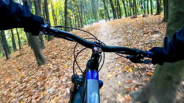 Hobbyfahrer Auf Dem Fahrrad Der Herbstsaison — Stockfoto