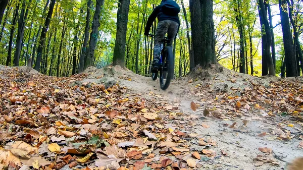 Hobbyfahrer Auf Dem Fahrrad Der Herbstsaison — Stockfoto