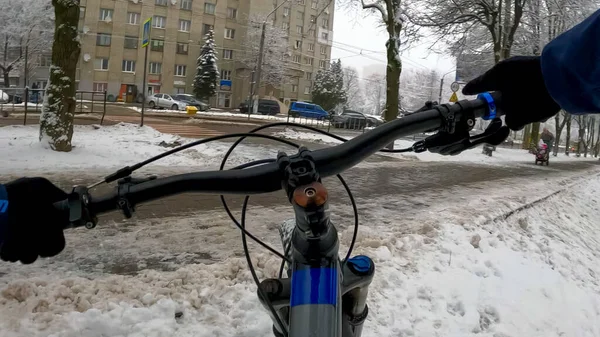 Amateur Enduro Fahrer Auf Dem Fahrrad Der Wintersaison — Stockfoto