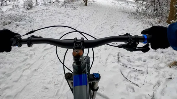 Amateur Enduro Fahrer Auf Dem Fahrrad Der Wintersaison — Stockfoto