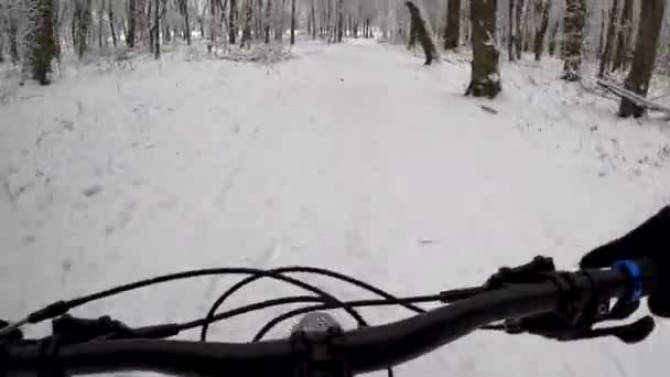 Amateur Enduro Rider Bicicleta Temporada Invierno — Vídeo de stock