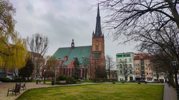 古老的城市波兰建筑 旧建筑大教堂 — 图库照片