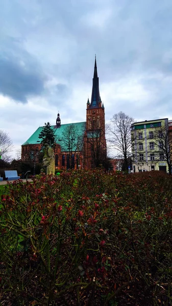 古老的城市波兰建筑 旧建筑大教堂 — 图库照片