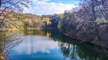 Polonya 'daki mükemmel Smaragdove Gölü