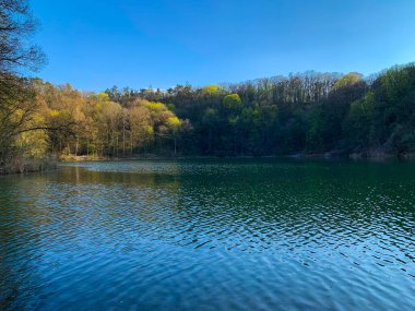 Polonya 'daki mükemmel Smaragdove Gölü