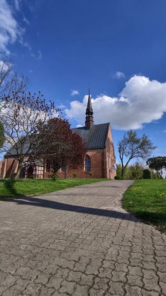 Old Poland Cathedral Building City Park — Fotografia de Stock