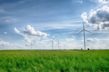 Rüzgâr jeneratörü kullanan alternatif bir elektrik üretimi.