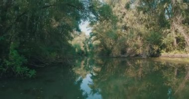 Orman nehrinde yol alıyoruz..