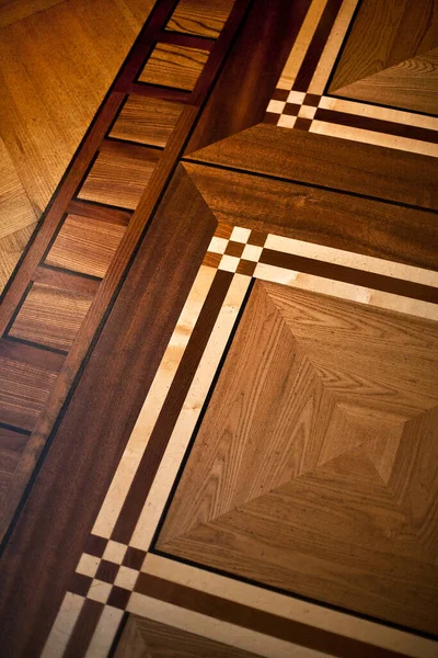 ドイツの城のスタイリッシュな木製の床の閉鎖 — ストック写真