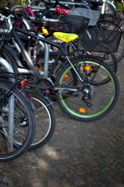 Primer Plano Aparcamiento Para Bicicletas Ciudad — Foto de Stock