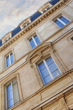 Bordeaux şehrinde taşlanmış malikane cephesi