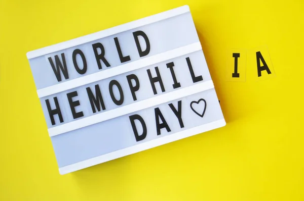 Dünya Hemofili Günü yazıları. Her yıl 17 Nisan 'da kutlanır. Hemofili X kromozomundaki gen mutasyonlarından kaynaklanır ve kalıtsaldır. Kan pıhtılaşmasını engelliyor..