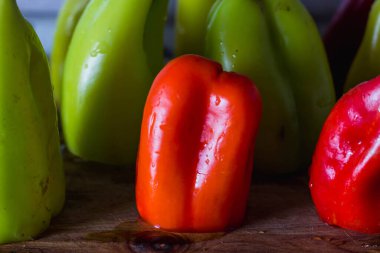 Kırmızı ve yeşil biber