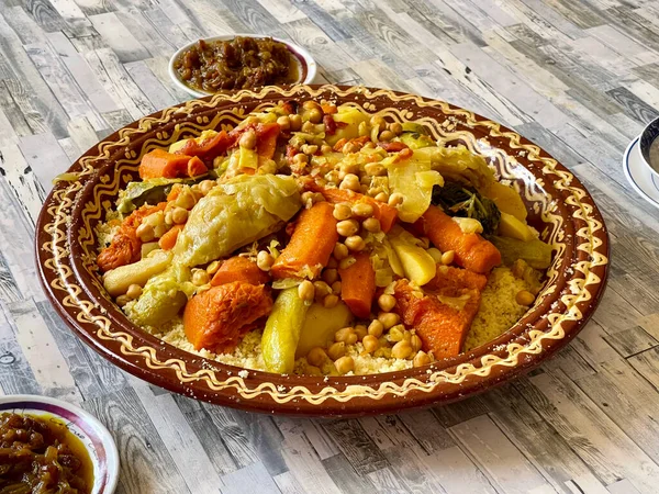 Delicioso Cuscuz Sexta Feira Para Almoço Fotos De Bancos De Imagens Sem Royalties