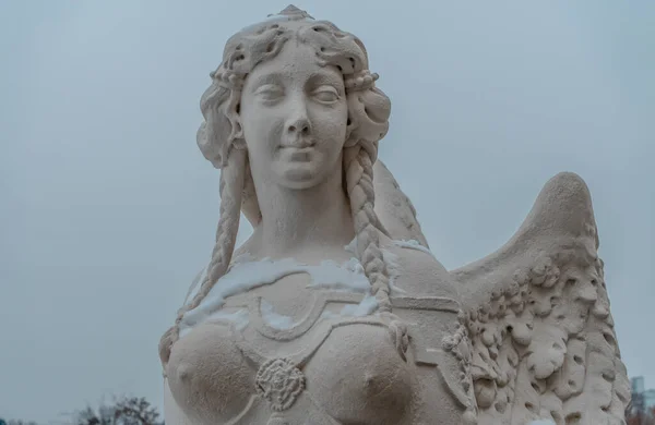 Статуя Каменю Біля Палацу Бельведер Відні — стокове фото