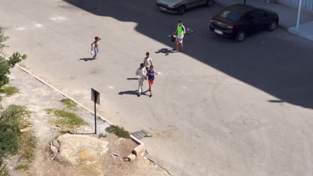 Few Kids Walking Together Street Alone — Vídeos de Stock