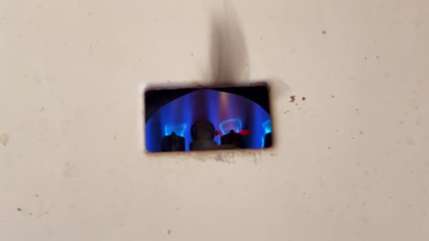 Calentador Agua Gas Encendido — Vídeos de Stock