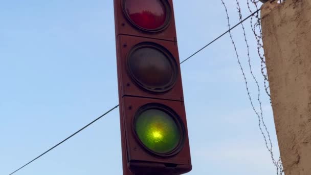Car Drives Green Traffic Signal — Stok Video