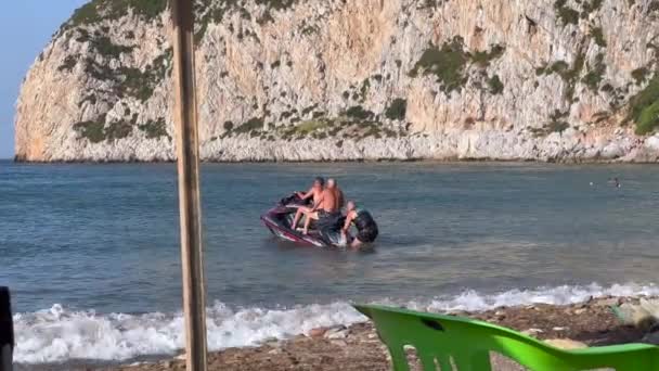 Man Getting Jet Ski Shore — Stock Video