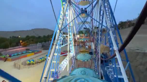 Ferris Wheel Rotating Cloudy Sky Amusement Park — Stock Video