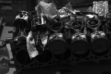 Turbo motor gücü artışı için pistonların motor onarımı