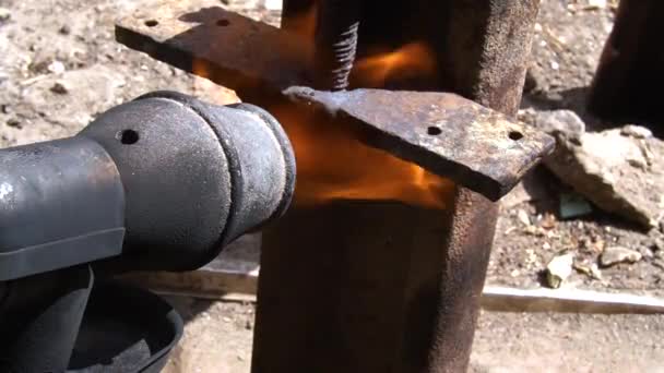 Gasoline Burner Heating Metal Unscrew Old Bolt Nut — Stockvideo