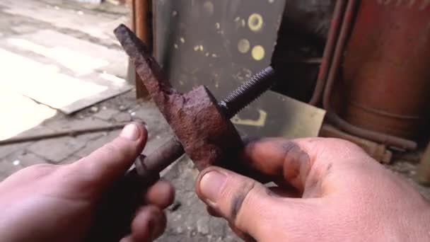 Old Bolt Nut Heating Gasoline Lamp Restoration — Vídeo de Stock