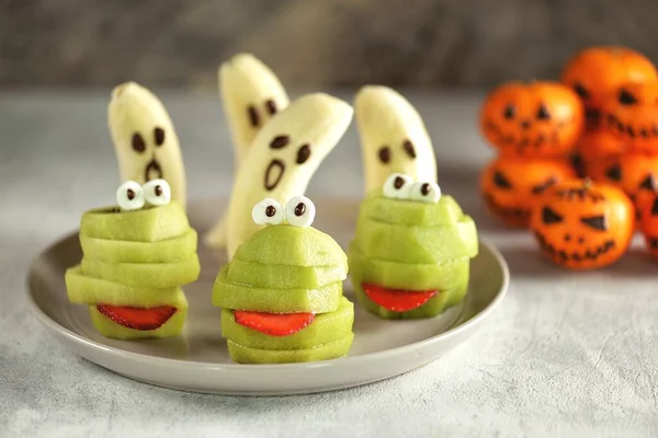 Бананові Привиди Пухнасті Зелені Ківі Монстри Вечірки Хелловін — стокове фото