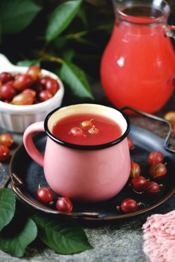 Organik bektaşi üzümünden ev yapımı yoğun gübre..