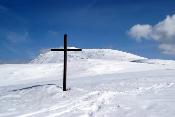 Cross Mountain Peak Winter Day Beskids Poland — Stock fotografie